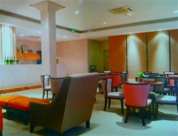 廢舊工廠改造為港式風(fēng)情的工作室案例