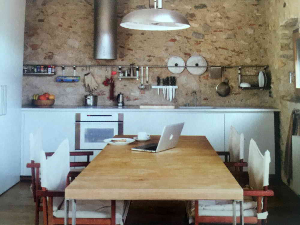 南京凡順辦公家具廠為您提供一系列專業(yè)的家具擺設及空間設計