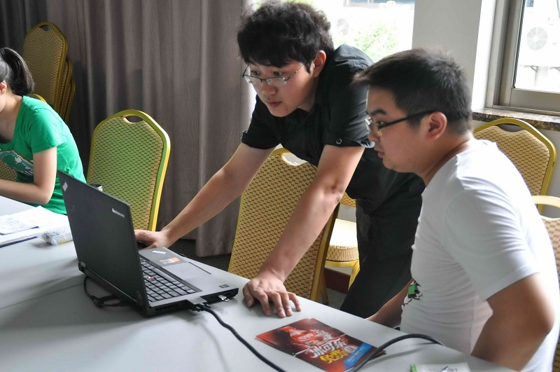 辦公家具團(tuán)隊(duì)建設(shè)